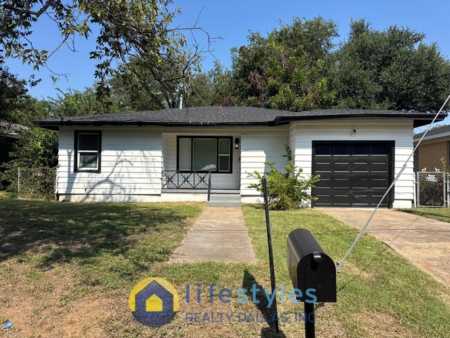 Building Photo - 716 Faulkner Ln