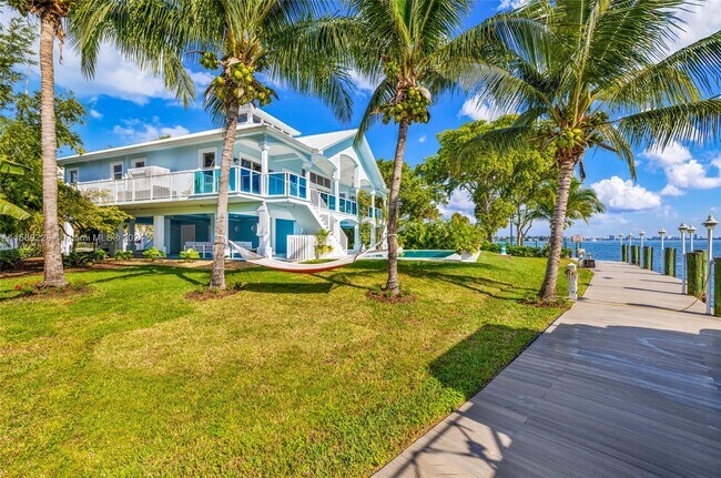 Foto del edificio - 1080 NE Little River Dr