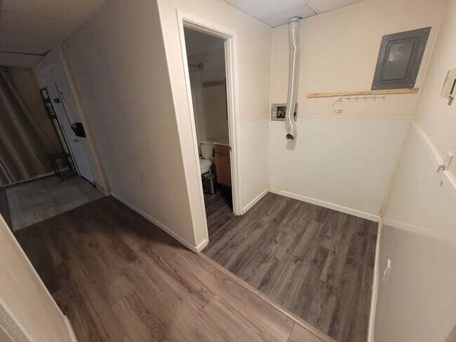 Foto del edificio - 901 Lathrop St