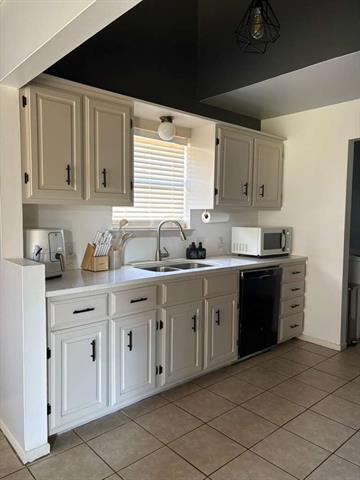 Building Photo - 2026 Rosewood Dr