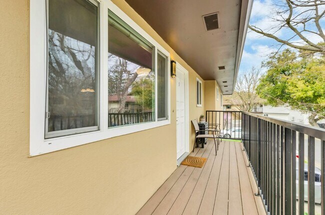 Building Photo - Two bedroom unit in North Davis