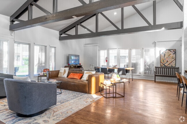 Clubhouse - SUN HOLLOW