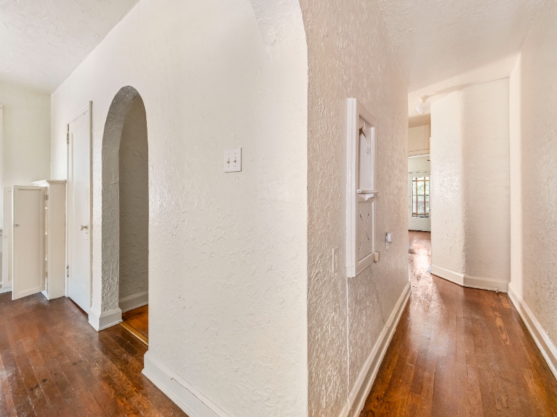 Photo - 5556 Covode St