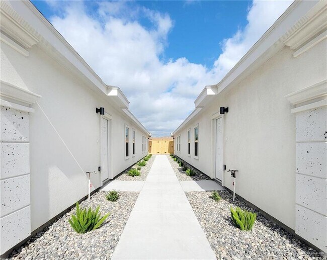 Foto del edificio - 5700 Sandpiper Ave
