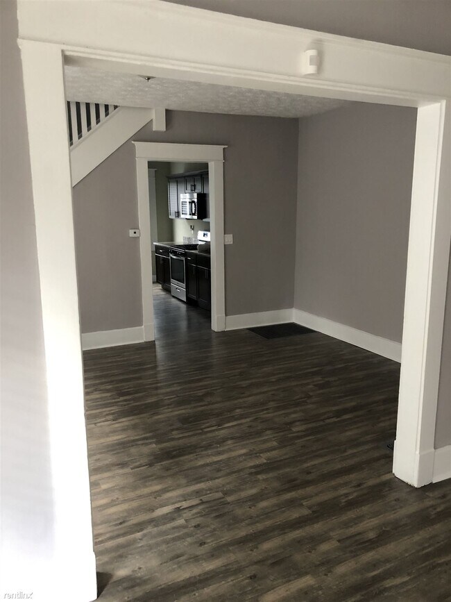 Building Photo - 4 br, 3 bath Duplex - 140 West 32nd Street...