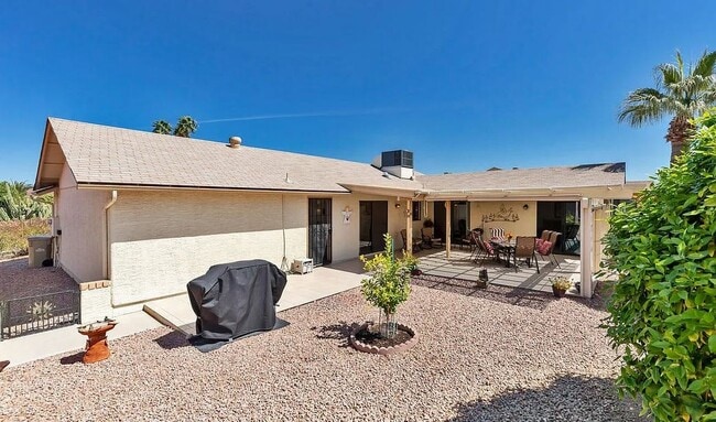 Building Photo - 1891 Leisure World