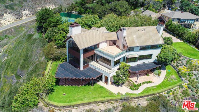 Building Photo - 6973 Birdview Ave