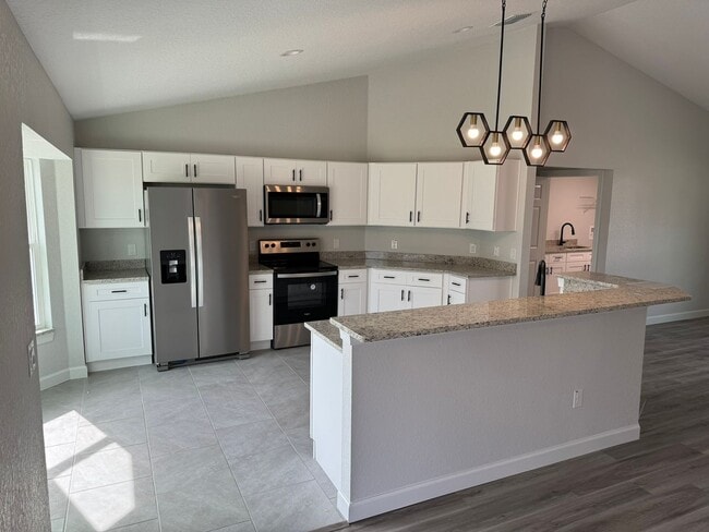 Foto del edificio - Beautiful 3BR/2BA/2 Car Garage Home!