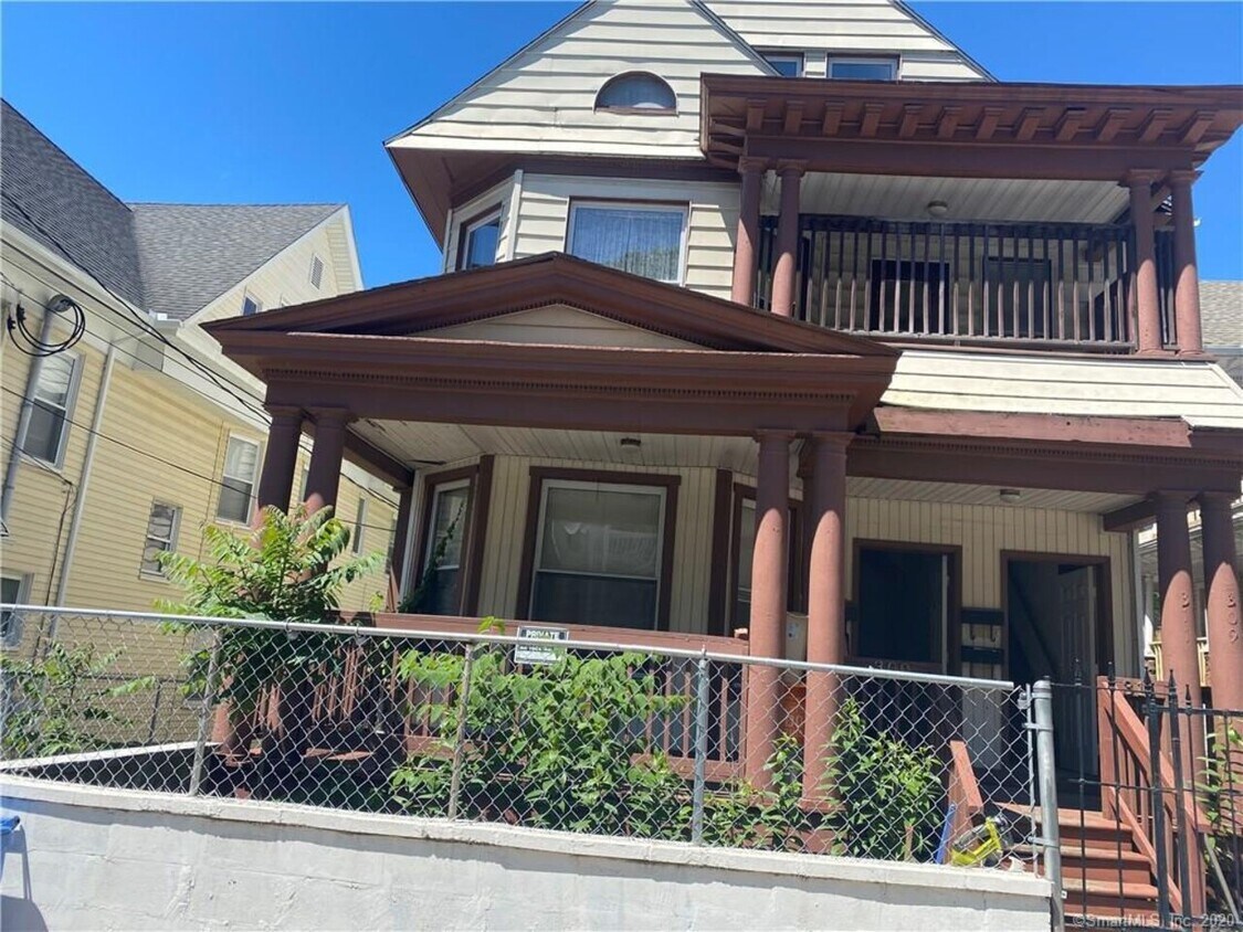 Building Photo - 309 Willow St