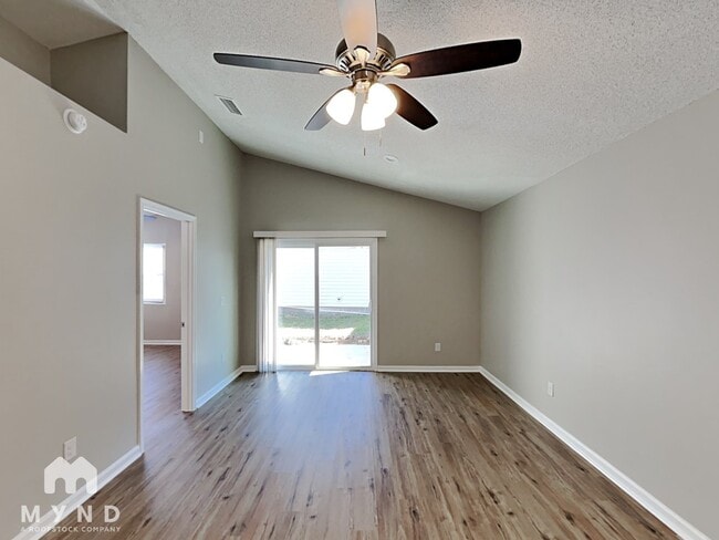 Building Photo - 2451 Townsquare Dr