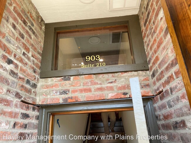 Building Photo - 2 br, 2 bath House - 903 Avenue A Suite 210