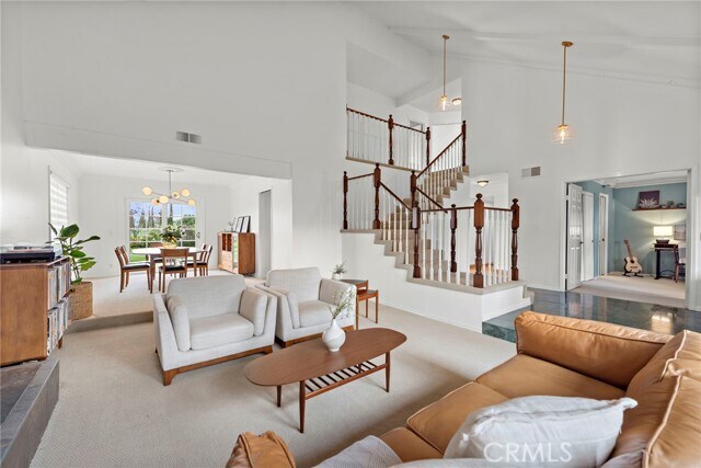 Building Photo - 784 S Goldfinch Way