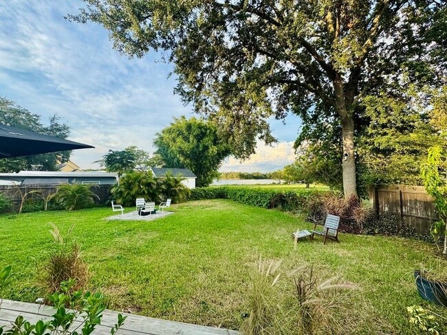 Building Photo - 1815 Barker Dr