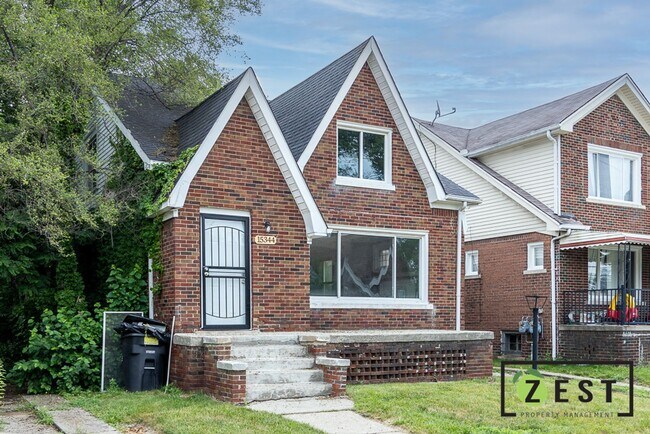 Building Photo - OPEN HOUSE SATURDAY NOVEMBER 2nd 9 to10 am