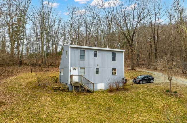 Building Photo - 45 Caroline Dr