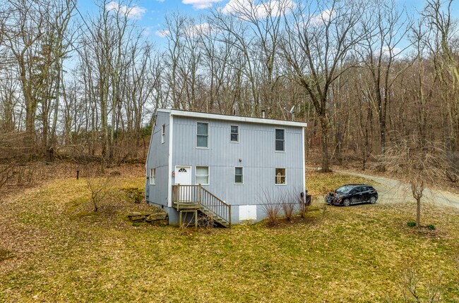 Foto del edificio - 45 Caroline Dr