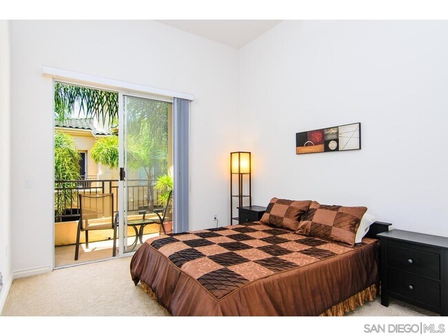 Foto del edificio - 9263 Regents Rd