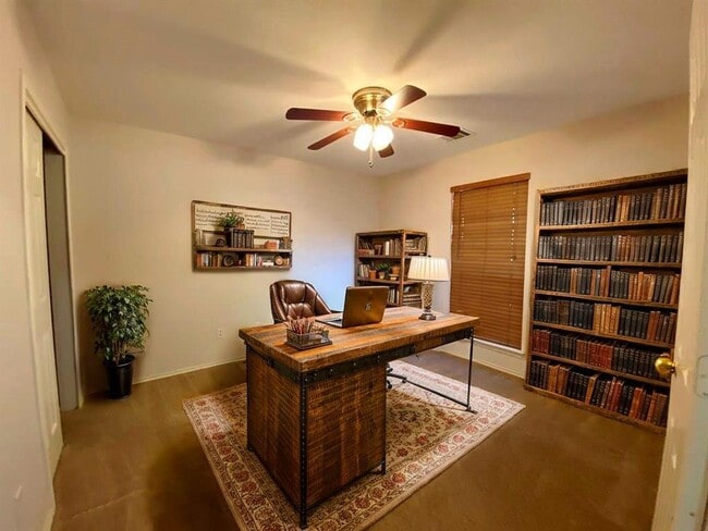 Building Photo - 145 Strawn