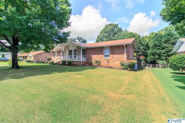 Building Photo - 10004 Hickory Hill Ln SE