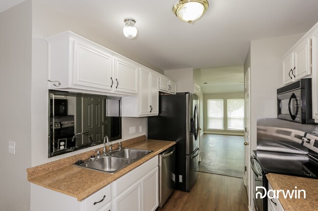Building Photo - 220 Lake Texoma Dr