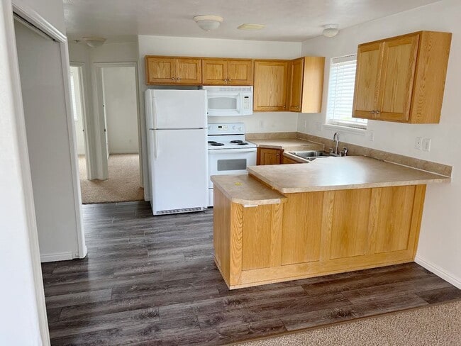 Building Photo - 721 20th St