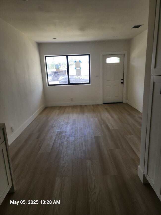 Foto del edificio - 3173 SW 11th St