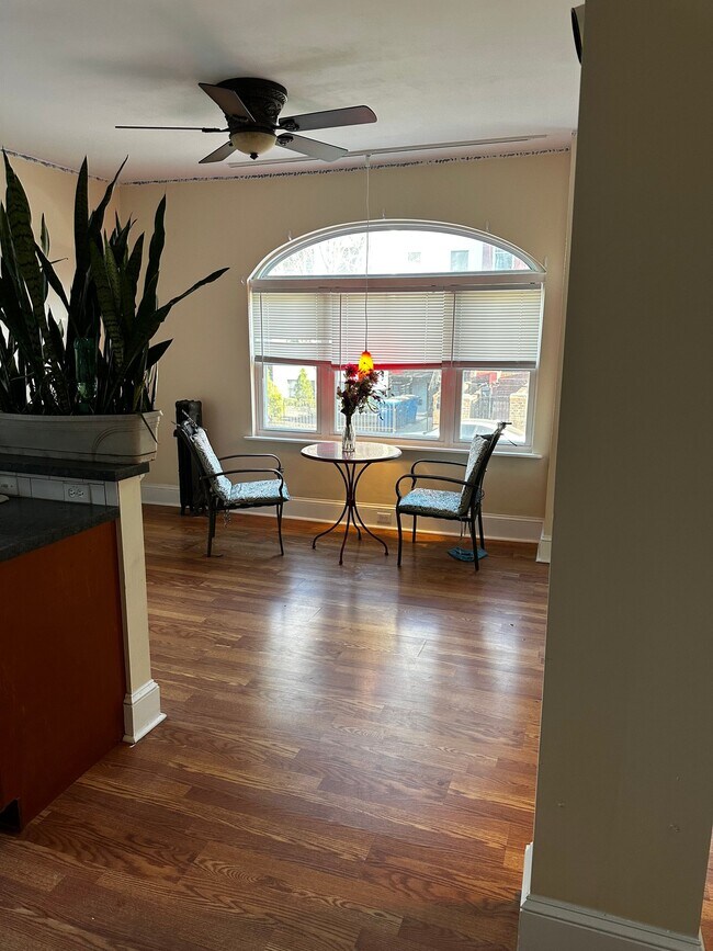Foto del edificio - 1315 Park Rd NW