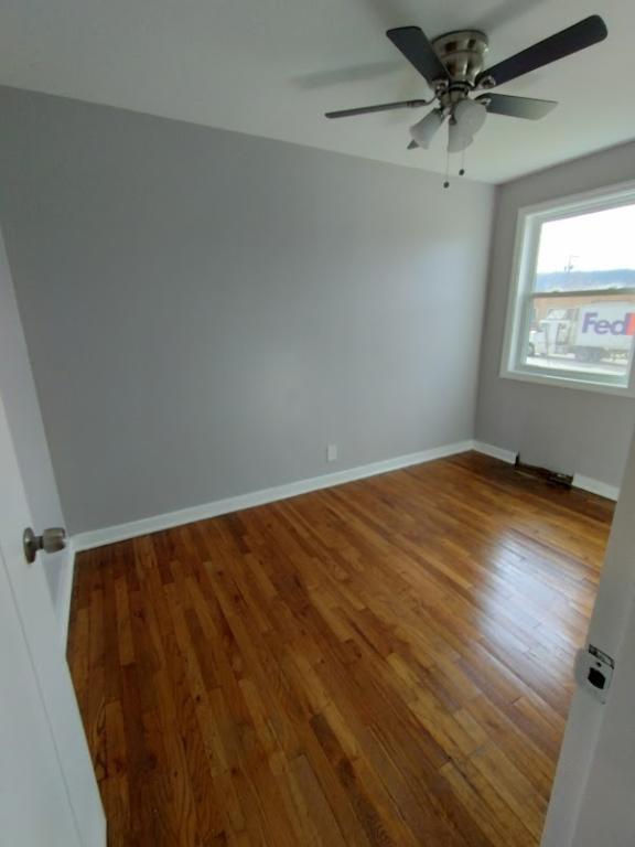 Foto del edificio - 1059 Midland Ave