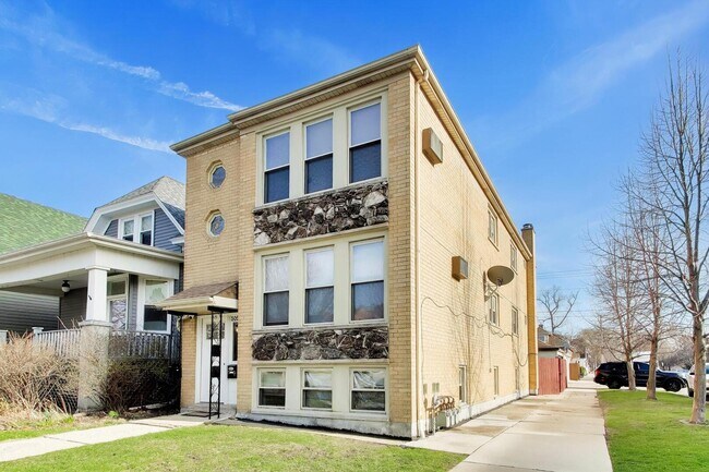 Foto del edificio - 5057 W Dakin St