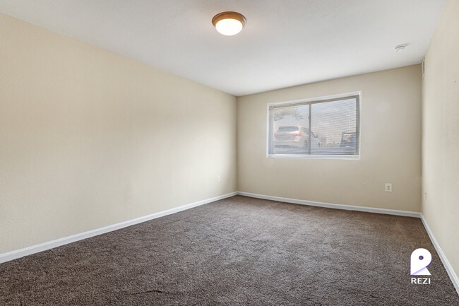 Foto del edificio - 6429 Hil-Mar Dr