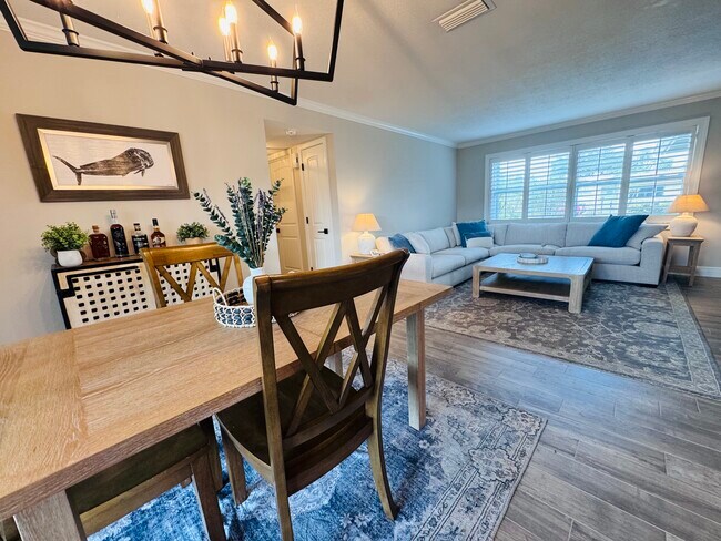 Foto del edificio - 13926 Sunset Dr