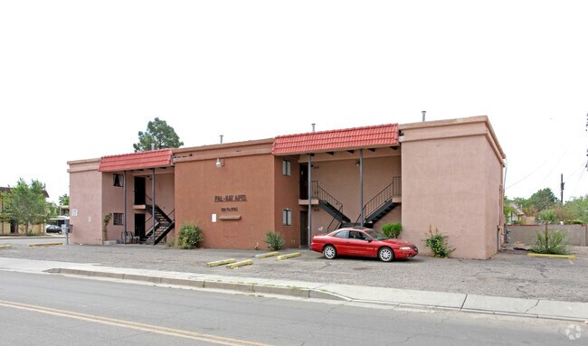 Foto del edificio - Pal-Kat Apartments