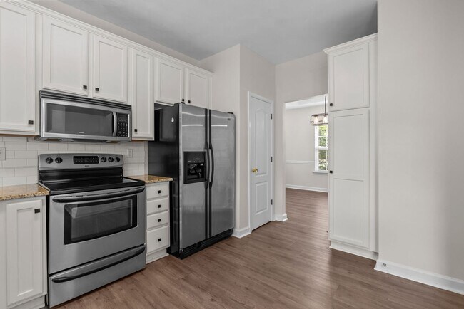 Building Photo - Beautiful 2-Bedroom, 2.5-Bath condo for Rent in Virginia Beach