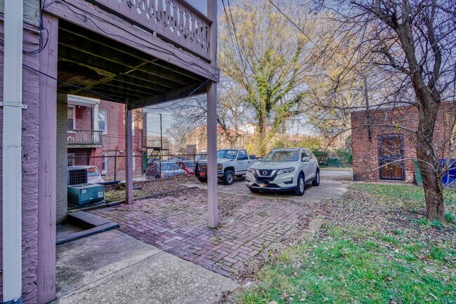 Foto del edificio - 1317 Eutaw Pl