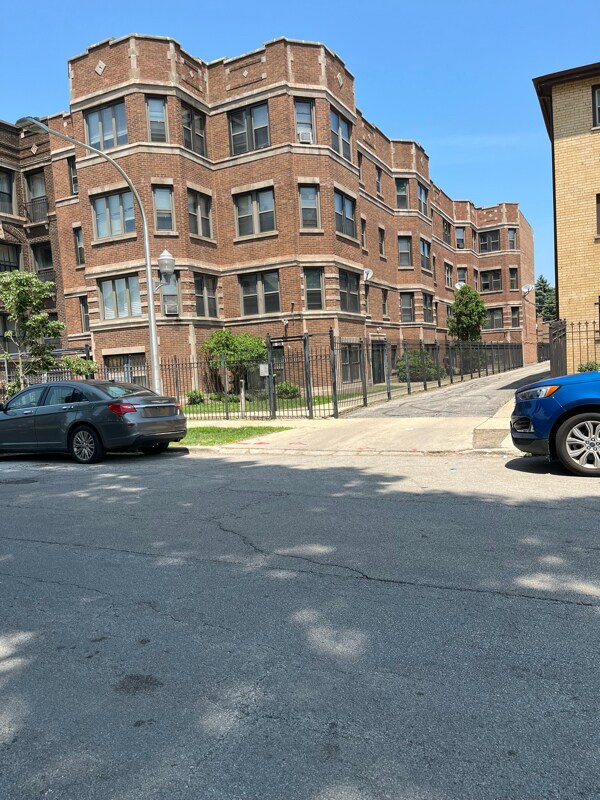 Foto principal - 7657 S Coles Ave