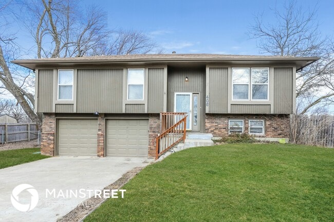 Building Photo - 406 E 164th Terrace