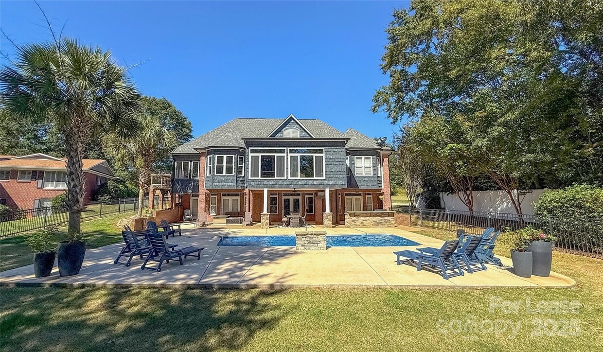 Foto principal - 876 Armstrong Rd