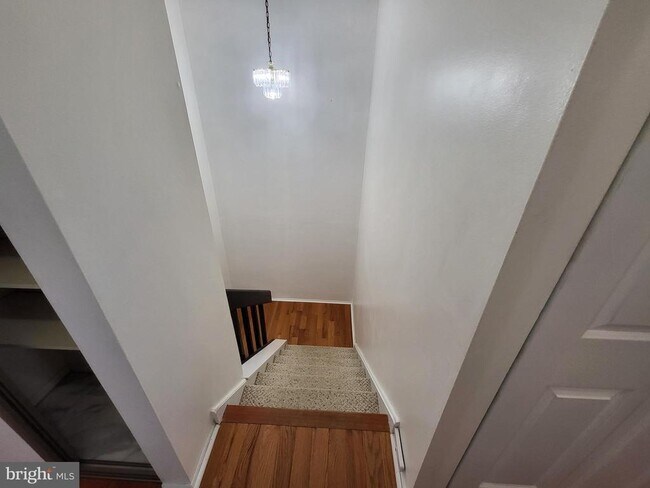 Building Photo - 40 Viburnum Ln