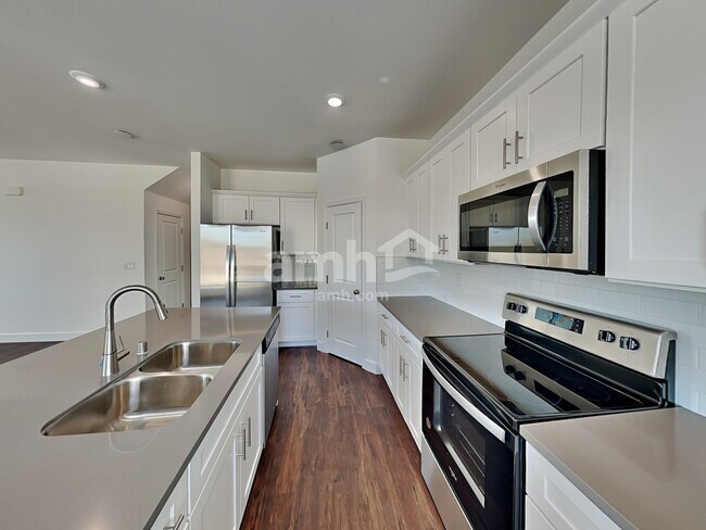 Foto del edificio - 8878 Tiger Tooth Ave
