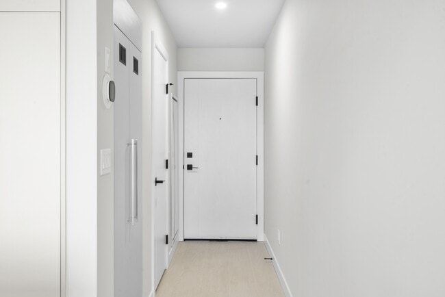 Building Photo - 8375-8375 Broadcast Ave SW