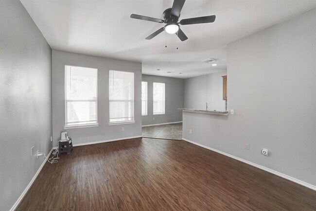 Building Photo - 16546 Pentonshire Ln
