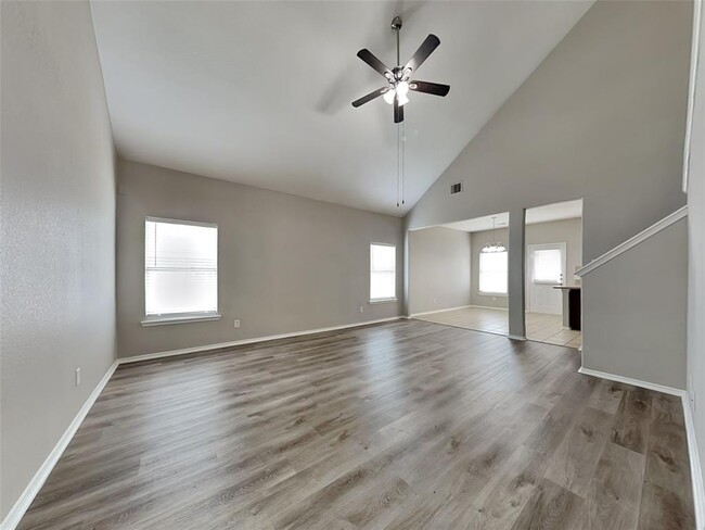 Building Photo - 1702 Chestnut Glen Ct