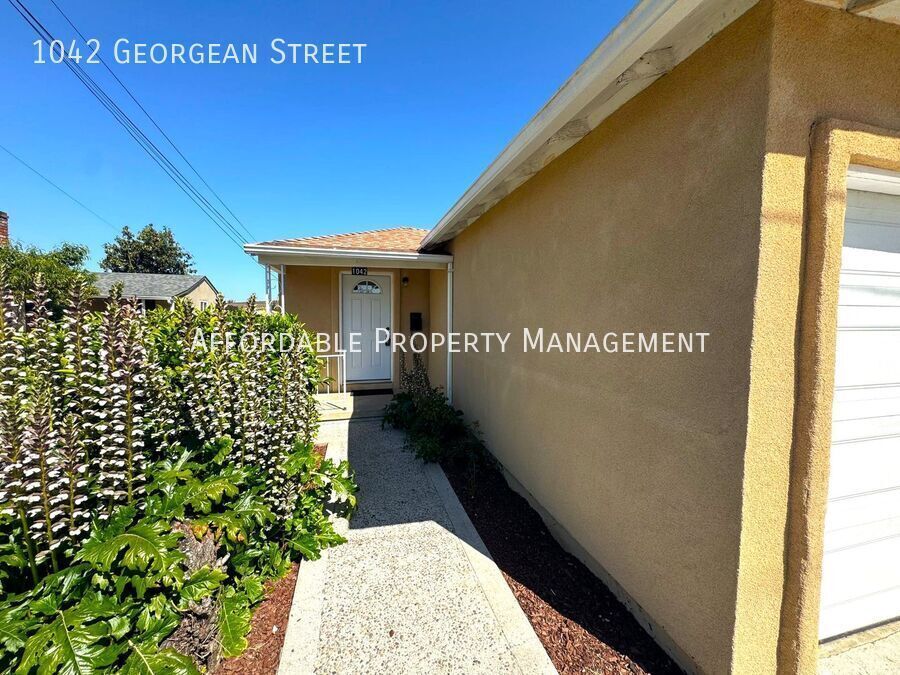 Primary Photo - 1042 Georgean St