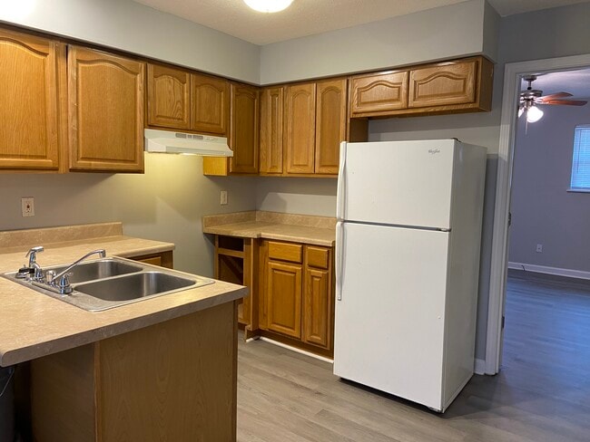 Foto del edificio - 1329 Kenilwood Way
