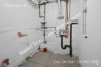 Building Photo - 17636 Hoyt Pl