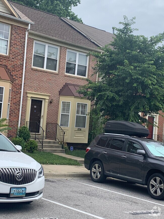 Arbor Park at Lake Arbor Apartments for Rent with Washer & Dryer