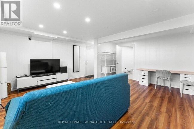 Building Photo - 293 Glenforest Rd