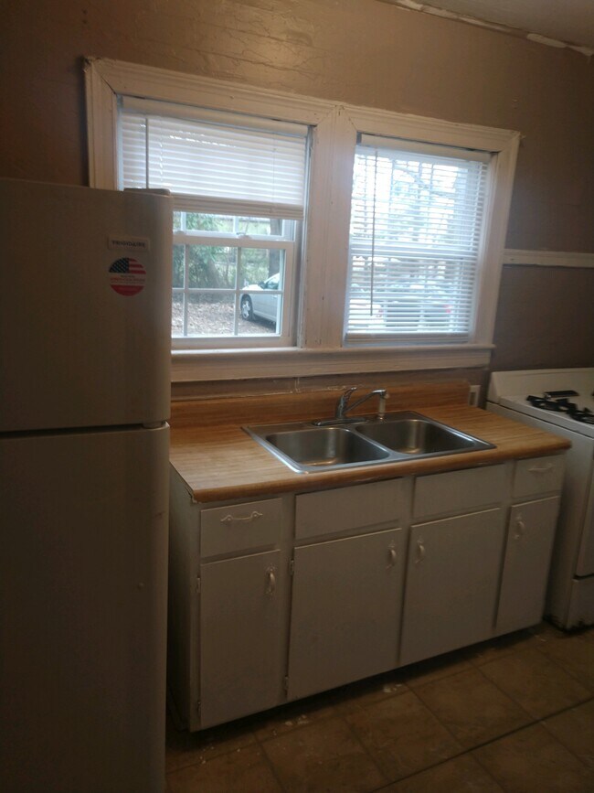 Kitchen - 109 Tuggle St