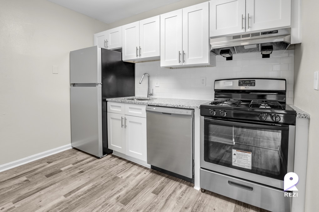 6401 HilMar Dr Unit 302, District Heights, MD 20747 Room for Rent in