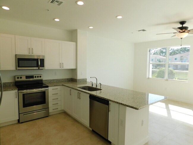 Building Photo - 6279 Portofino Cir